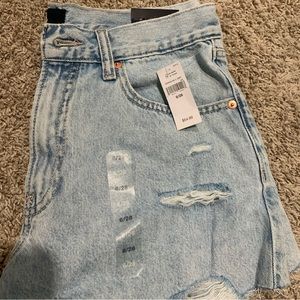 NWT- GAP stride shorts